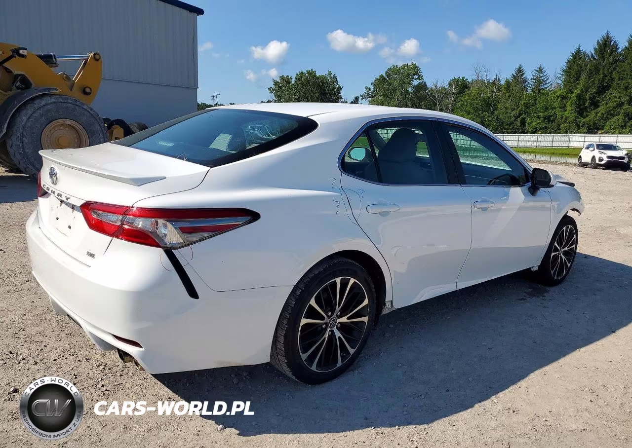 2018 Toyota Camry Se VIN:4T1B11HK2JU527125 - 3