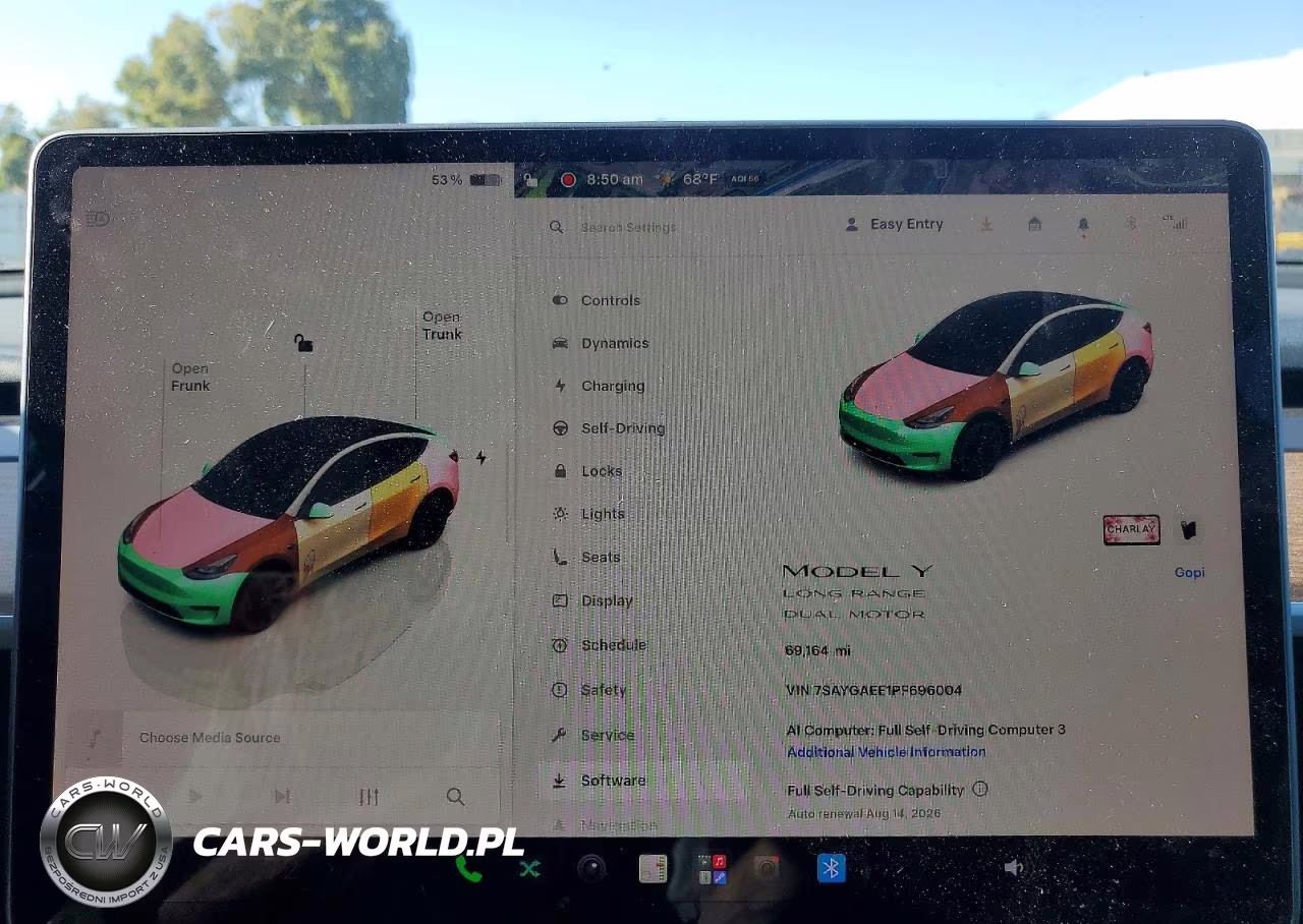 2023 Tesla Model Y VIN:7SAYGAEE1PF696004 - 9