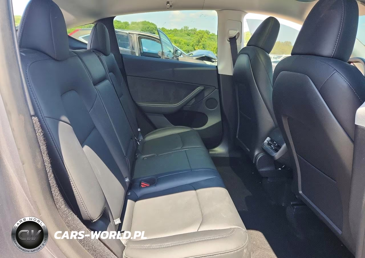 2024 Tesla Model Y VIN:7SAYGDEFXRA330214 - 11