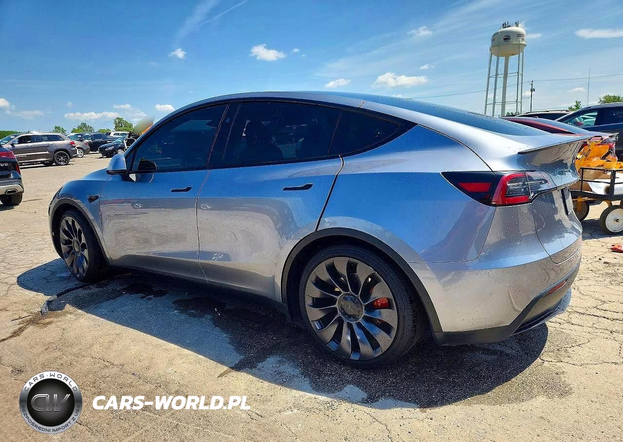 2024 Tesla Model Y VIN:7SAYGDEFXRA330214 - 2