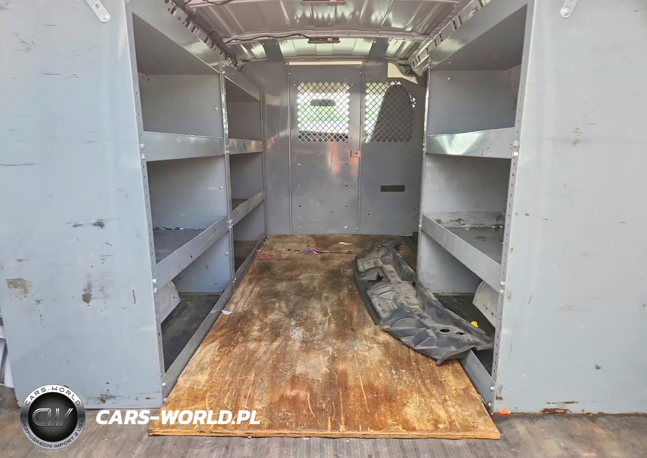2021 Chevrolet Express G2500 VIN:1GCWGAFP7M1251985 - 10
