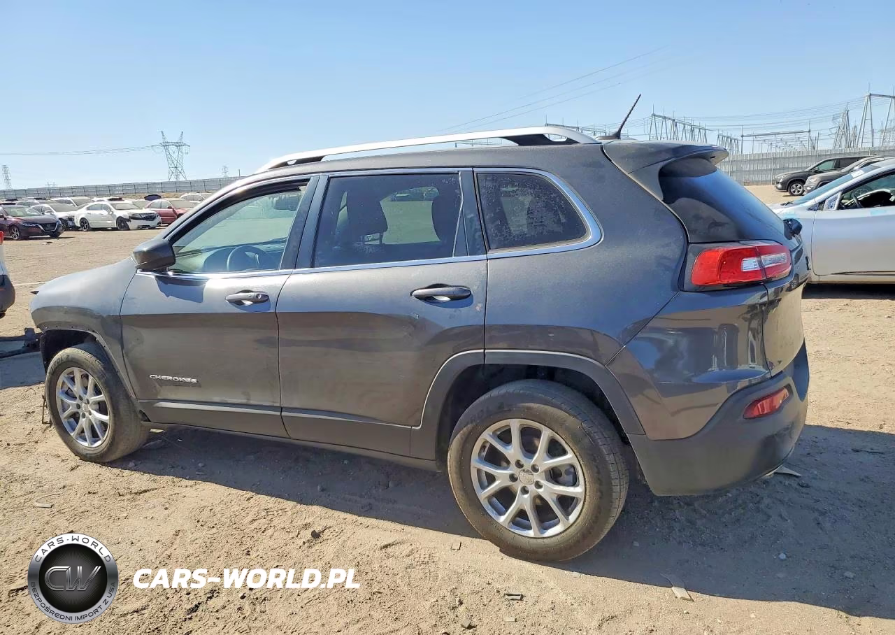 2015 Jeep Cherokee Latitude VIN:1C4PJLCB1FW530865 - 2