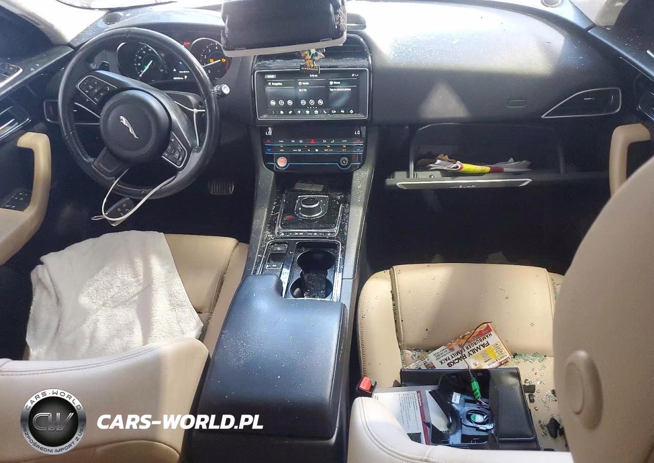 2019 Jaguar F-Pace Premium VIN:SADCJ2FX5KA356844 - 8