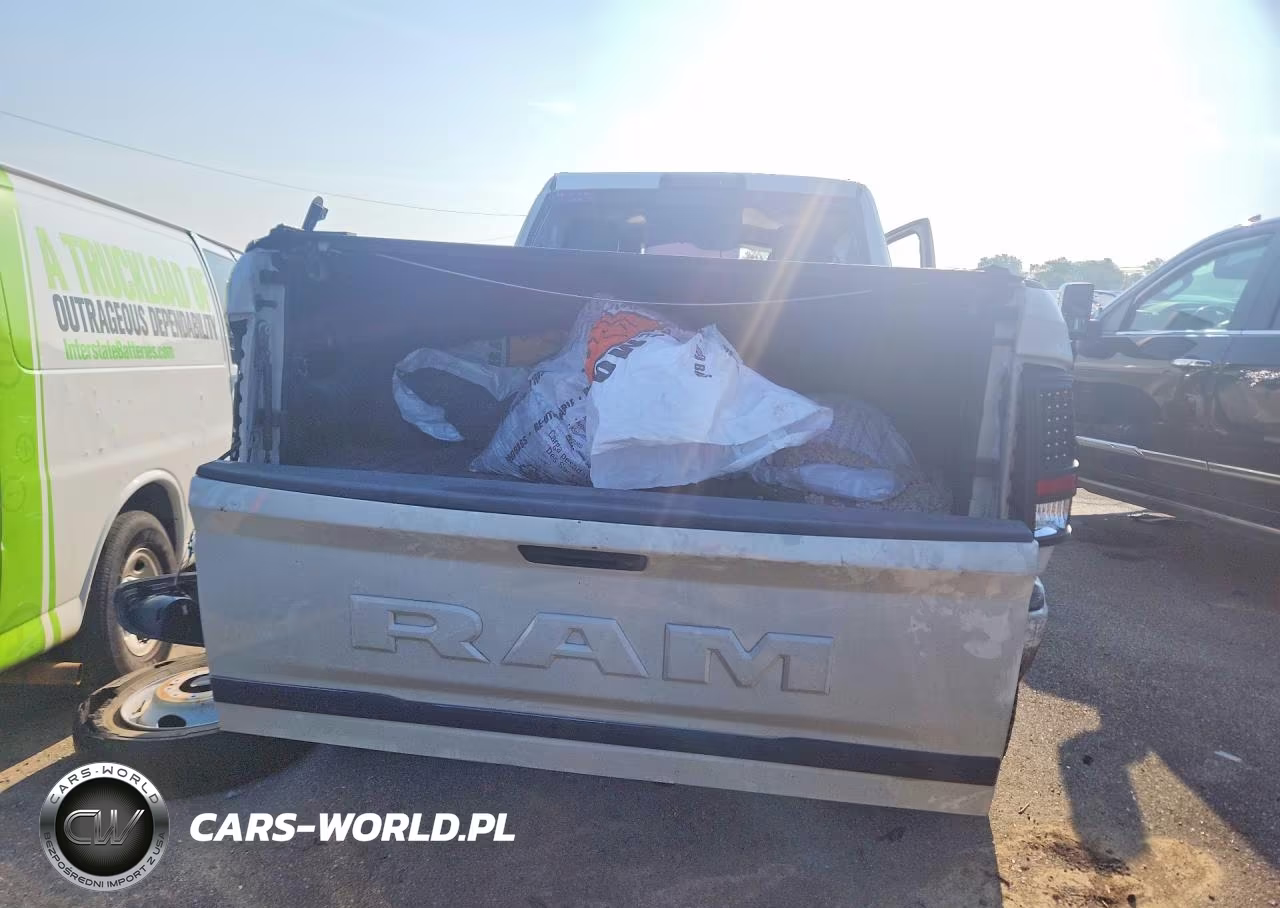 2016 Ram 2500 Laramie VIN:3C6UR5FL0GG248543 - 6