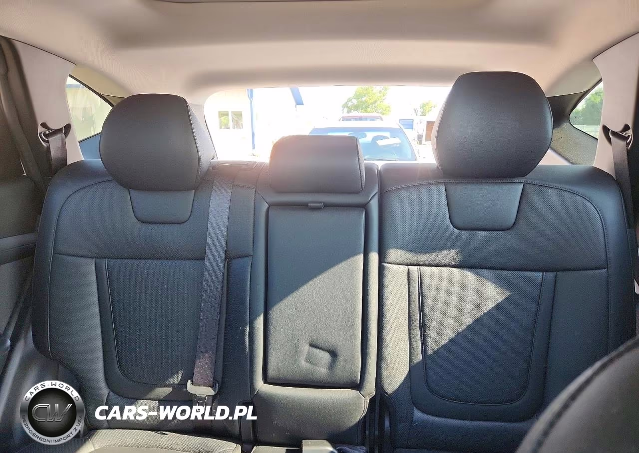 2025 Hyundai Tucson Limited VIN:3KMJE3DE5SE020572 - 10