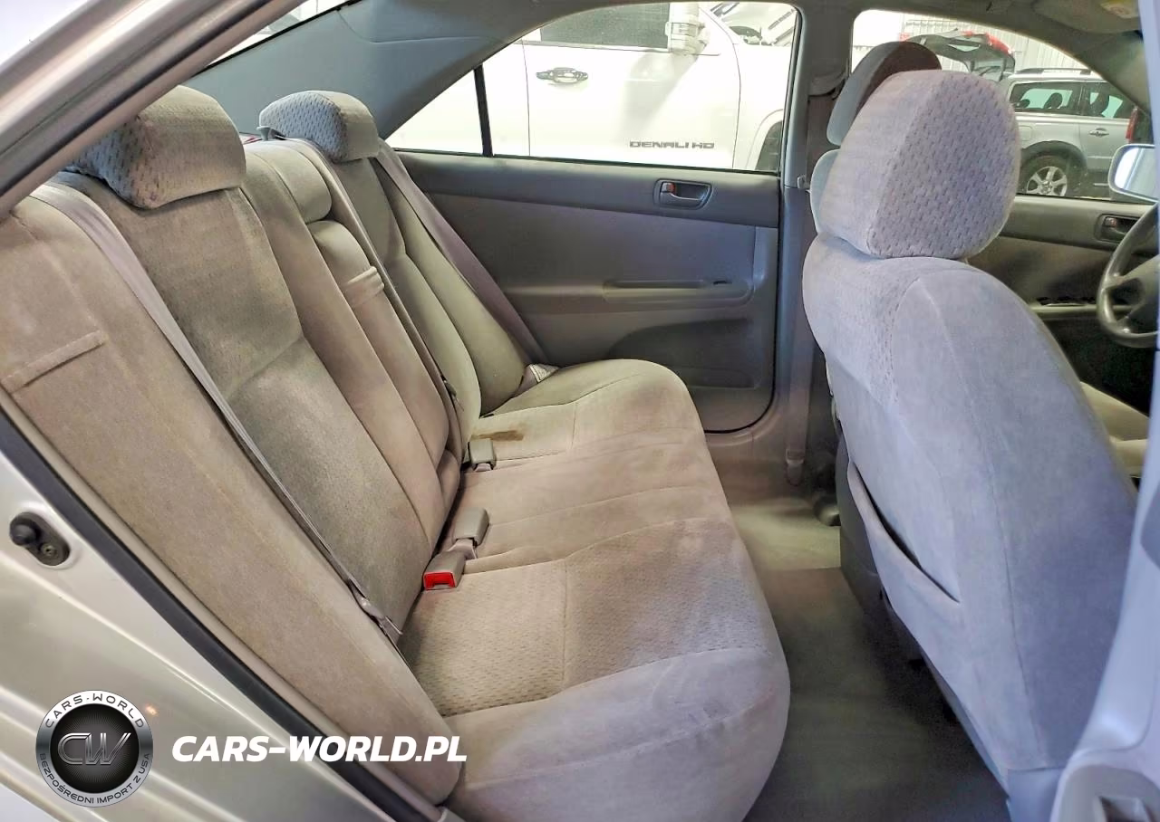 2002 Toyota Camry Le VIN:4T1BE32K72U044496 - 10