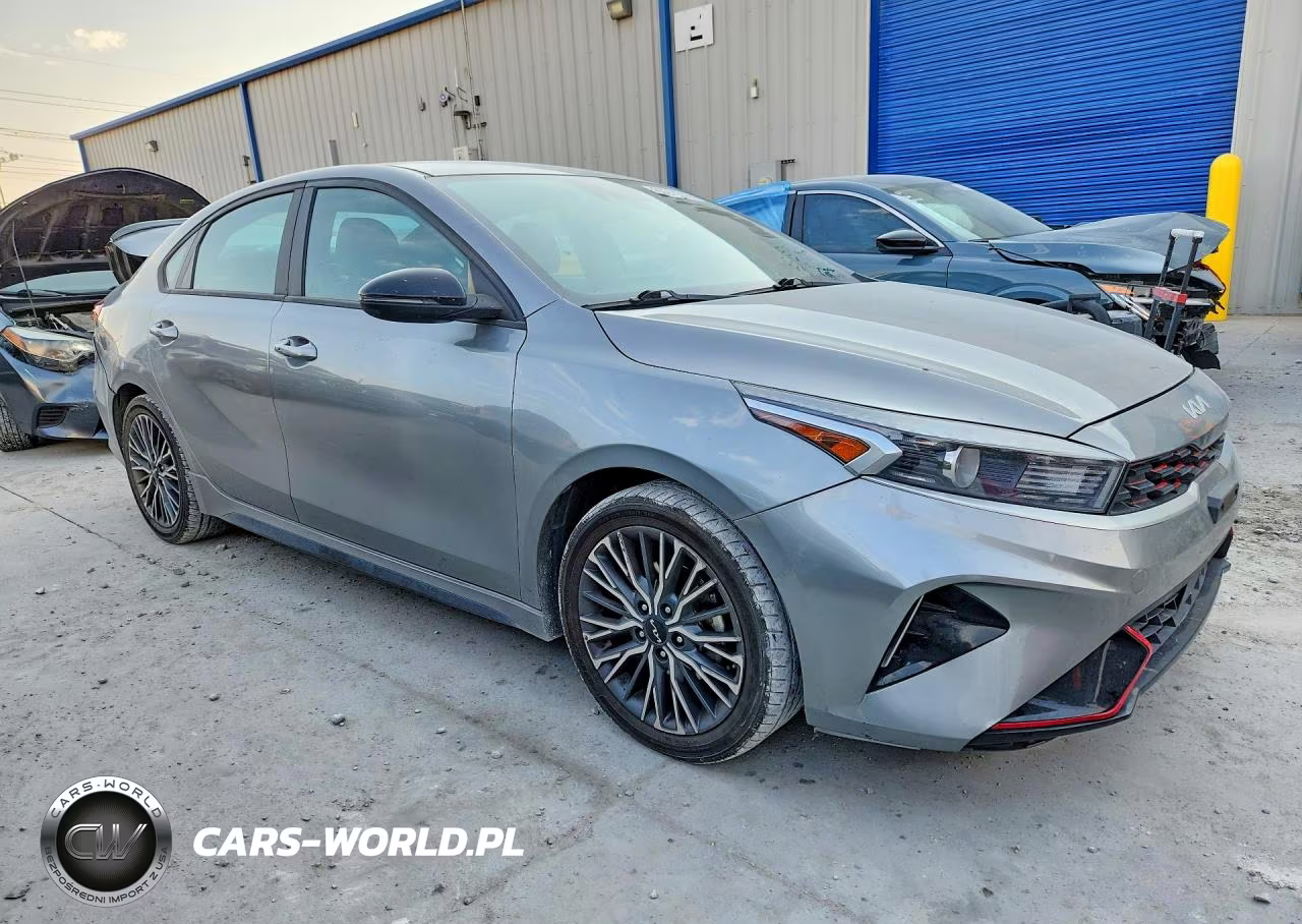 2023 Kia Forte Gt Line VIN:3KPF54AD4PE663237 - 4