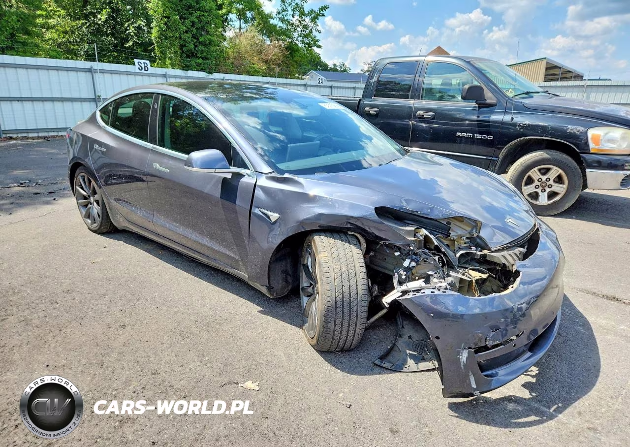 2019 Tesla Model 3 VIN:5YJ3E1EB0KF392898 - 4