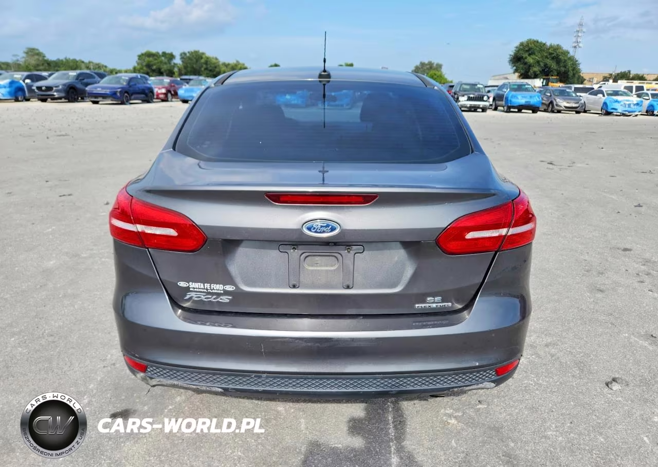 2016 Ford Focus Se VIN:1FADP3F23GL276646 - 6