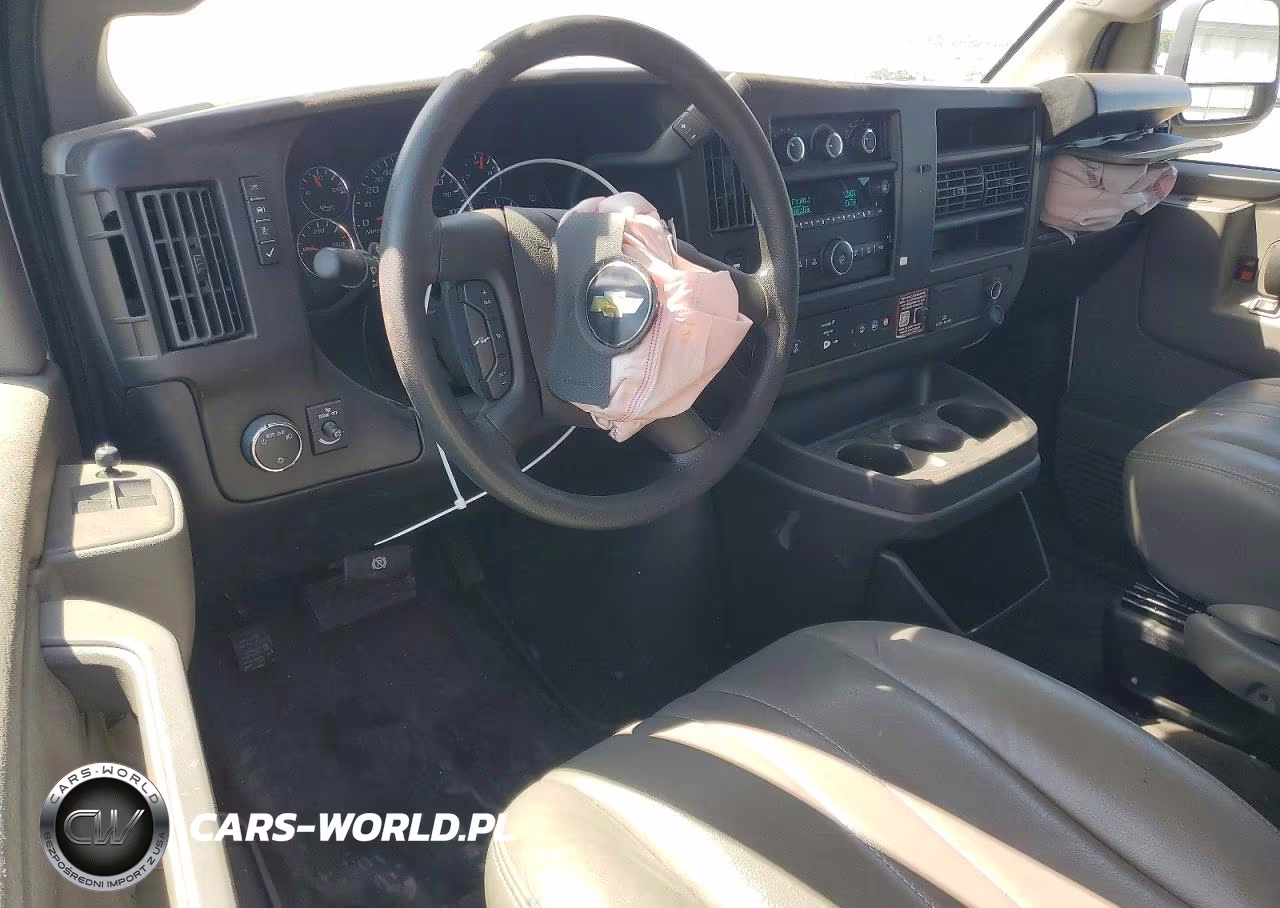 2024 Chevrolet Express G3500 VIN:1GCZGHF78R1201125 - 8