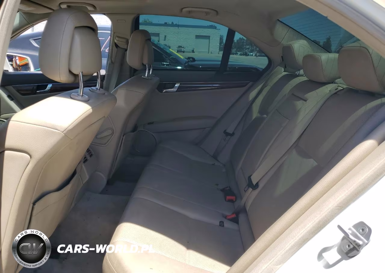 2011 Mercedes-Benz C 300 VIN:WDDGF5EB9BA451452 - 10