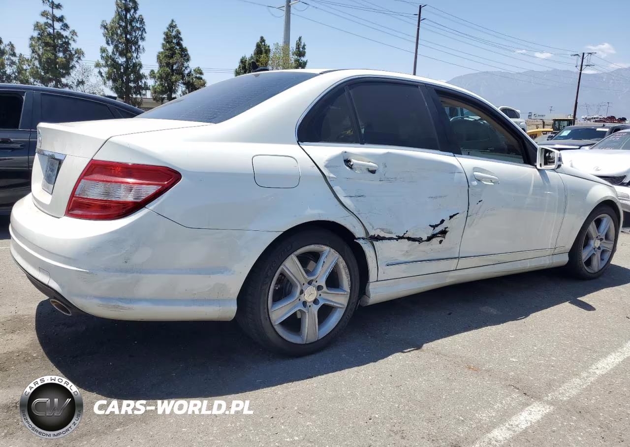 2011 Mercedes-Benz C 300 VIN:WDDGF5EB9BA451452 - 3