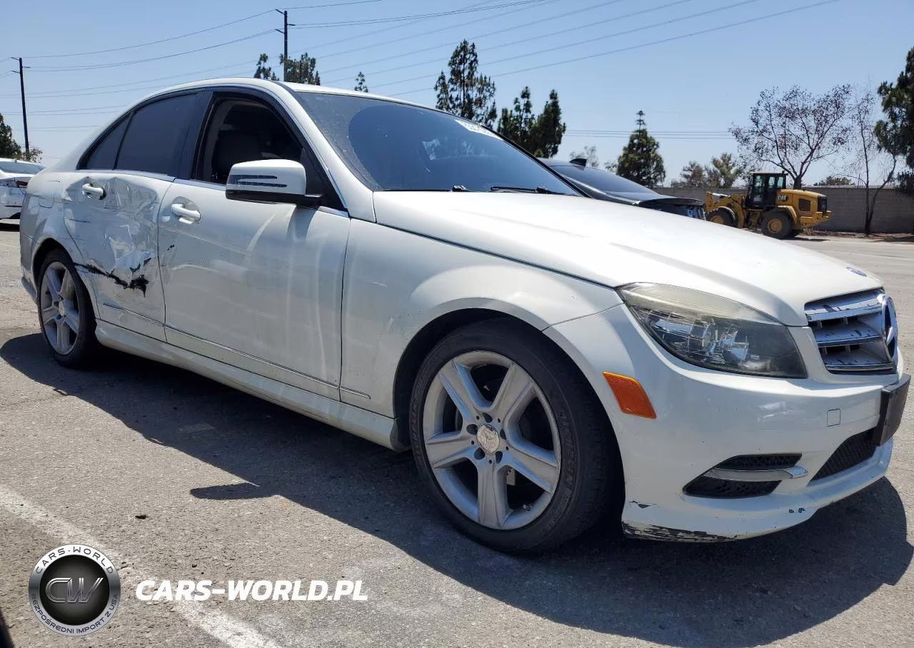 2011 Mercedes-Benz C 300 VIN:WDDGF5EB9BA451452 - 4