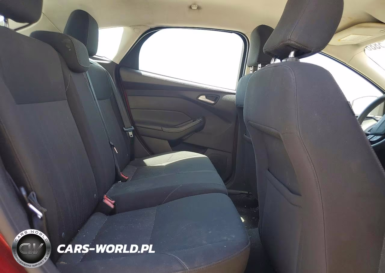 2015 Ford Focus Se VIN:1FADP3K26FL231365 - 10