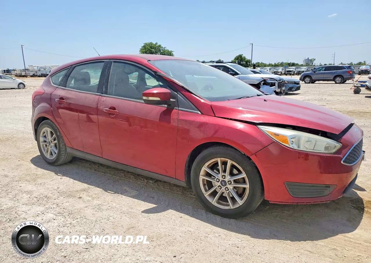 2015 Ford Focus Se VIN:1FADP3K26FL231365 - 4