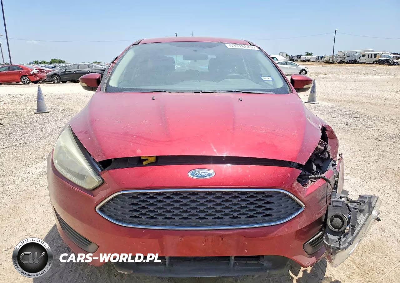2015 Ford Focus Se VIN:1FADP3K26FL231365 - 5