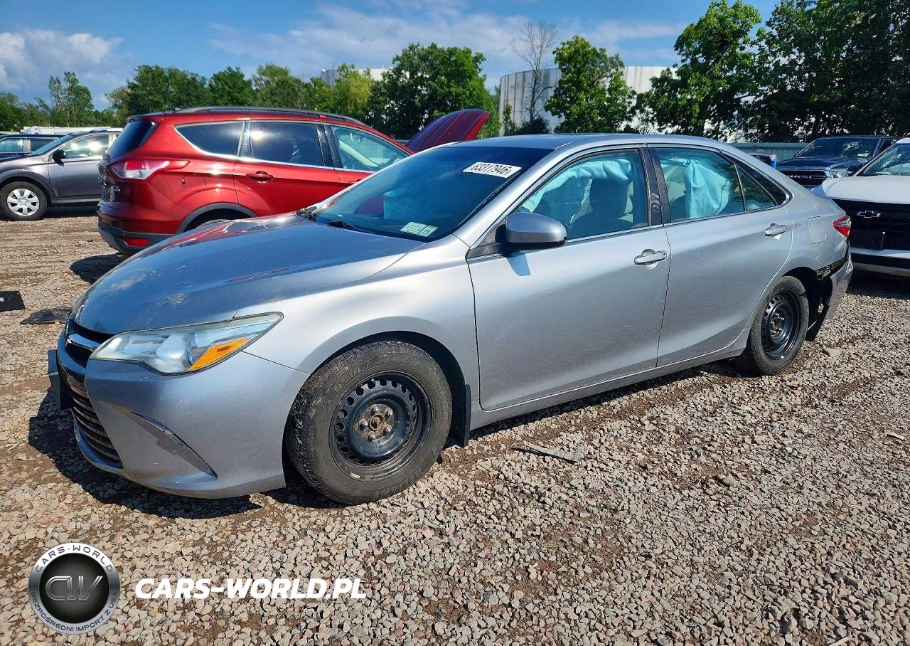 2015 Toyota Camry Le – zdjęcie 1 z 12