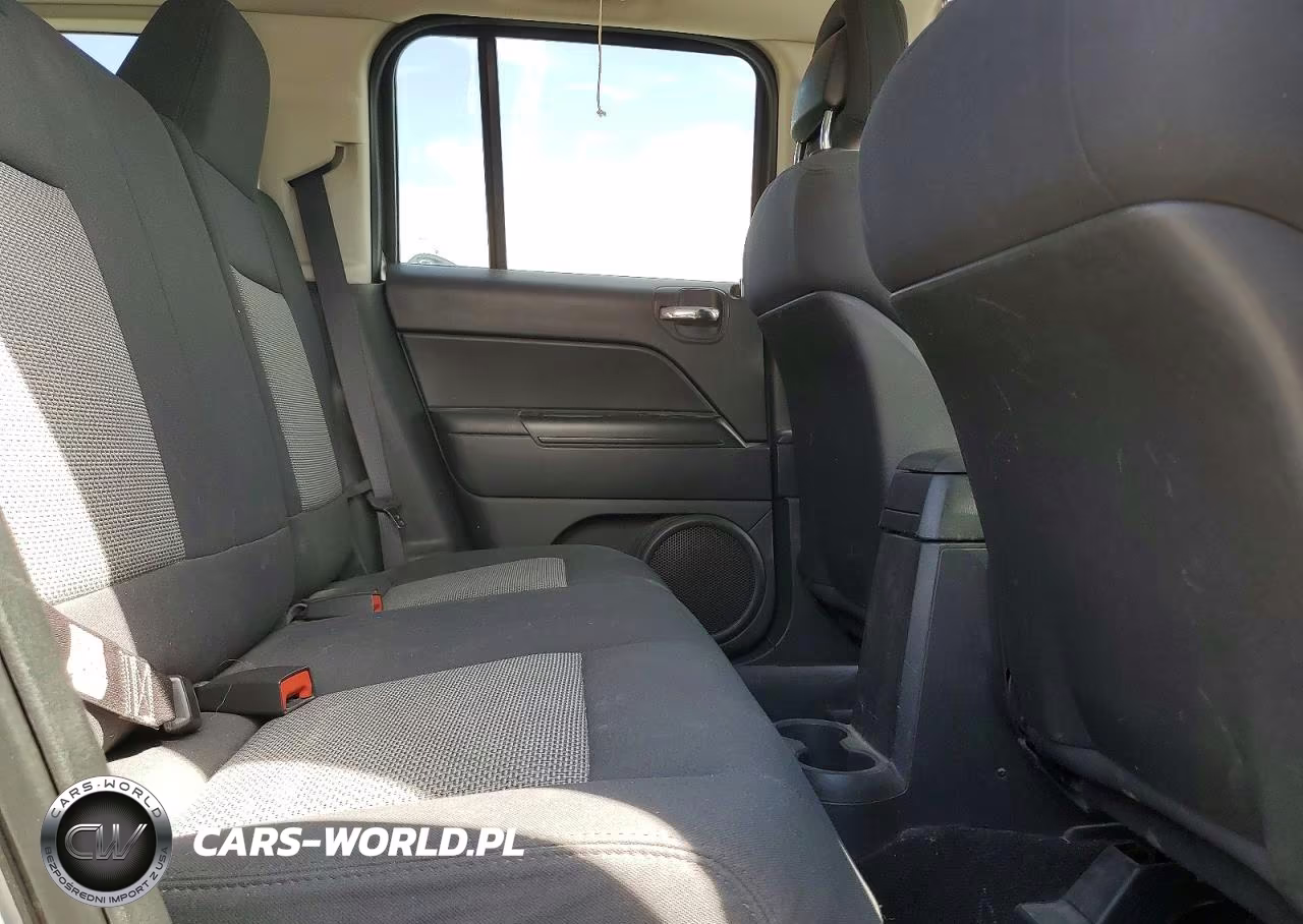 2010 Jeep Patriot Sport VIN:1J4NF2GB6AD528671 - 11