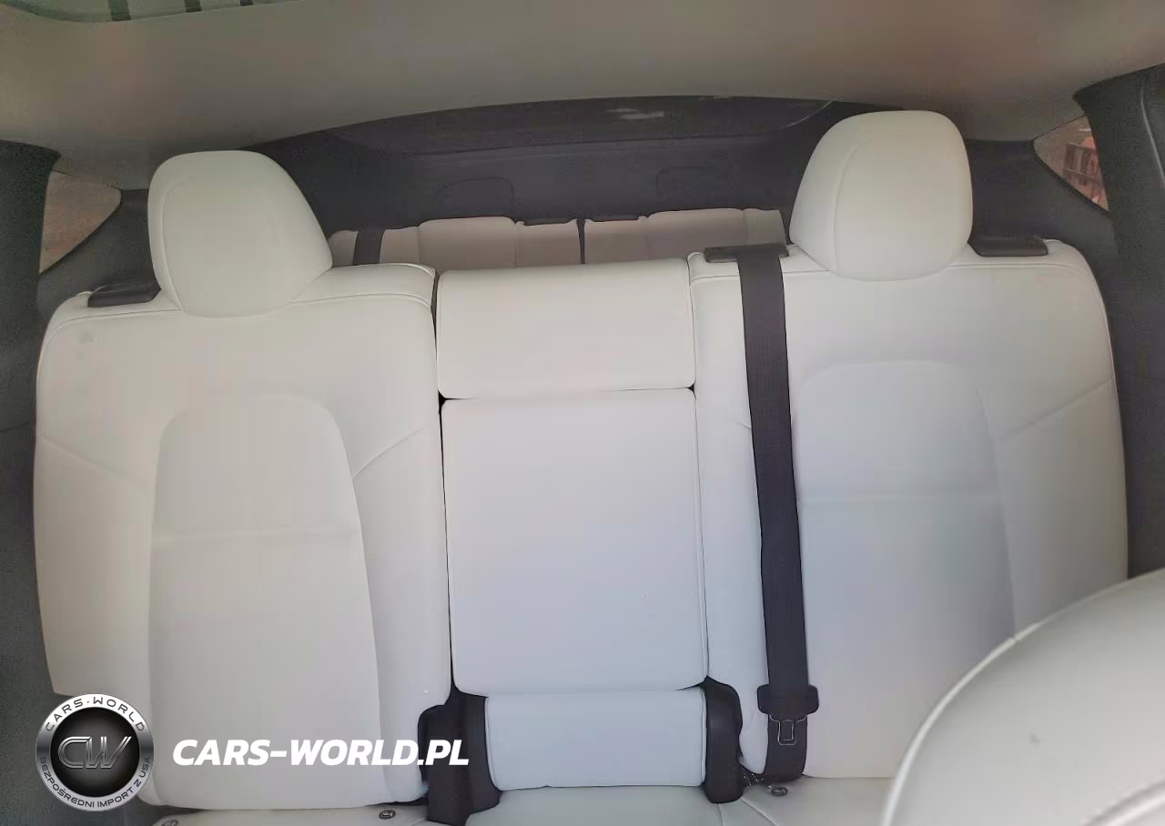 2021 Tesla Model Y VIN:5YJYGAEE8MF284221 - 10
