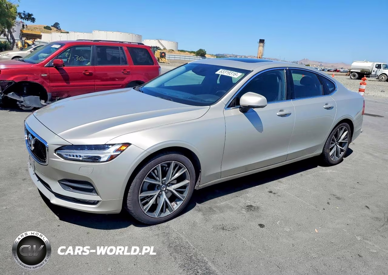 2017 Volvo S90 T6 Momentum