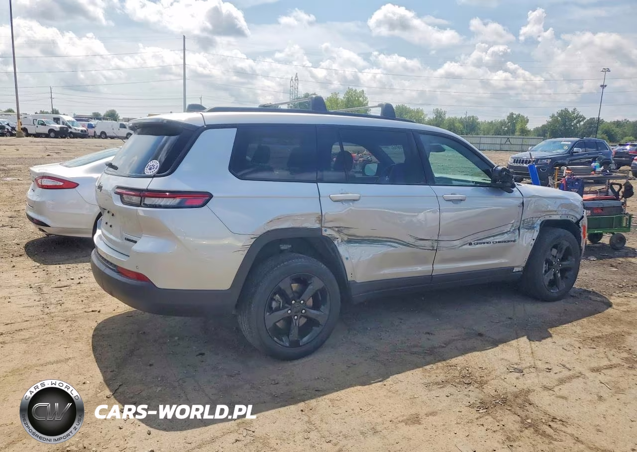 2025 Jeep Grand Cherokee L Limited VIN:1C4RJKBG5S8659030 - 3