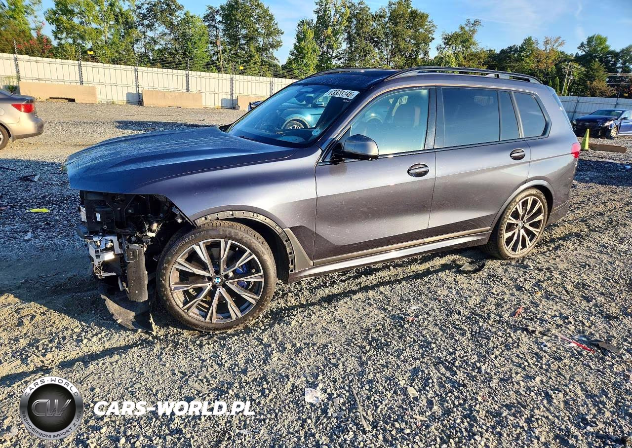 2021 BMW X7 M50I
