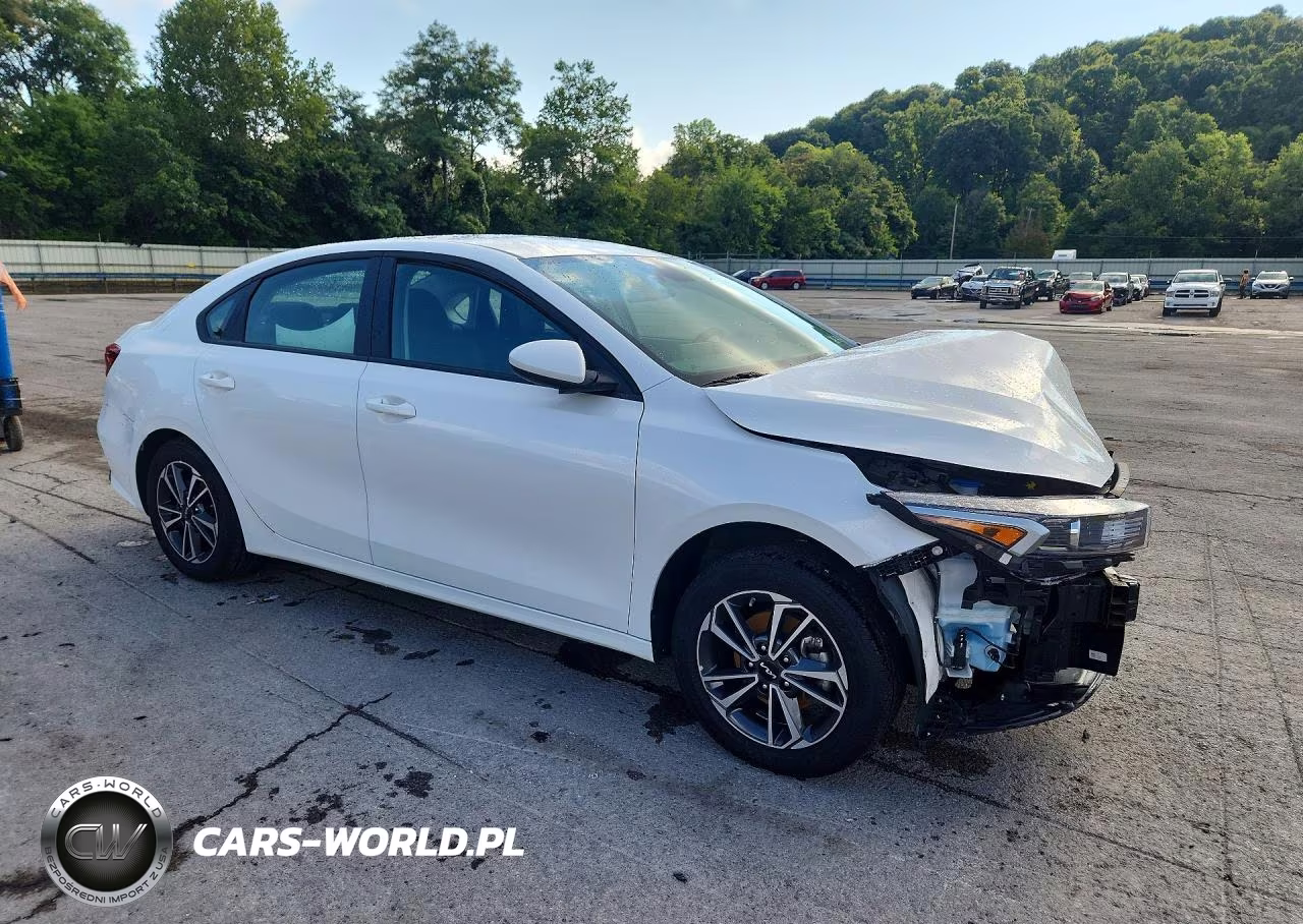 2024 Kia Forte Lxs VIN:3KPF24AD1RE795836 - 4