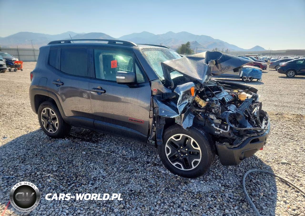 2017 Jeep Renegade Trailhawk VIN:ZACCJBCB4HPF95833 - 4