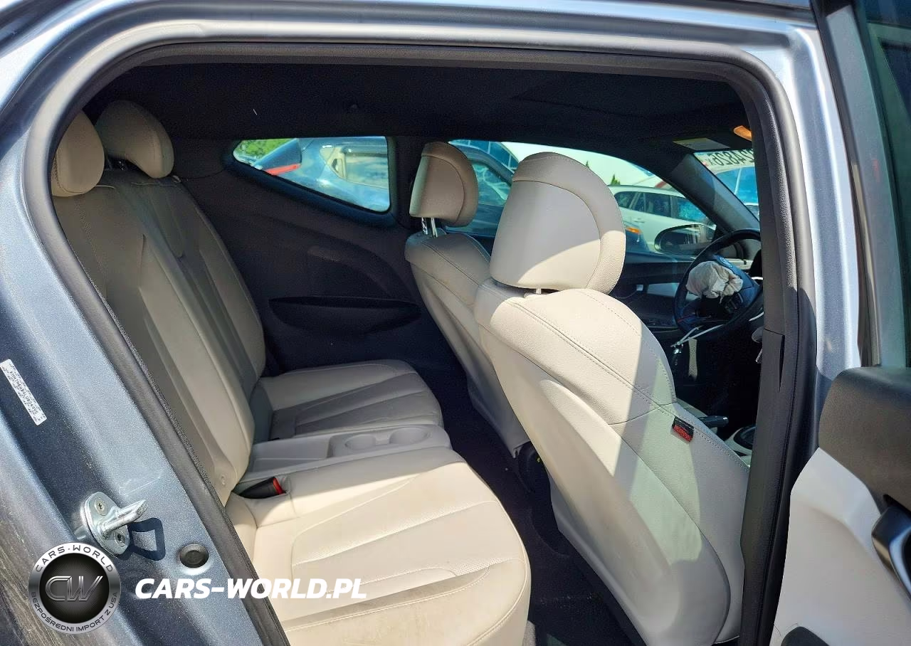 2020 Hyundai Veloster Turbo Ultimate VIN:KMHTH6AB4LU024495 - 10