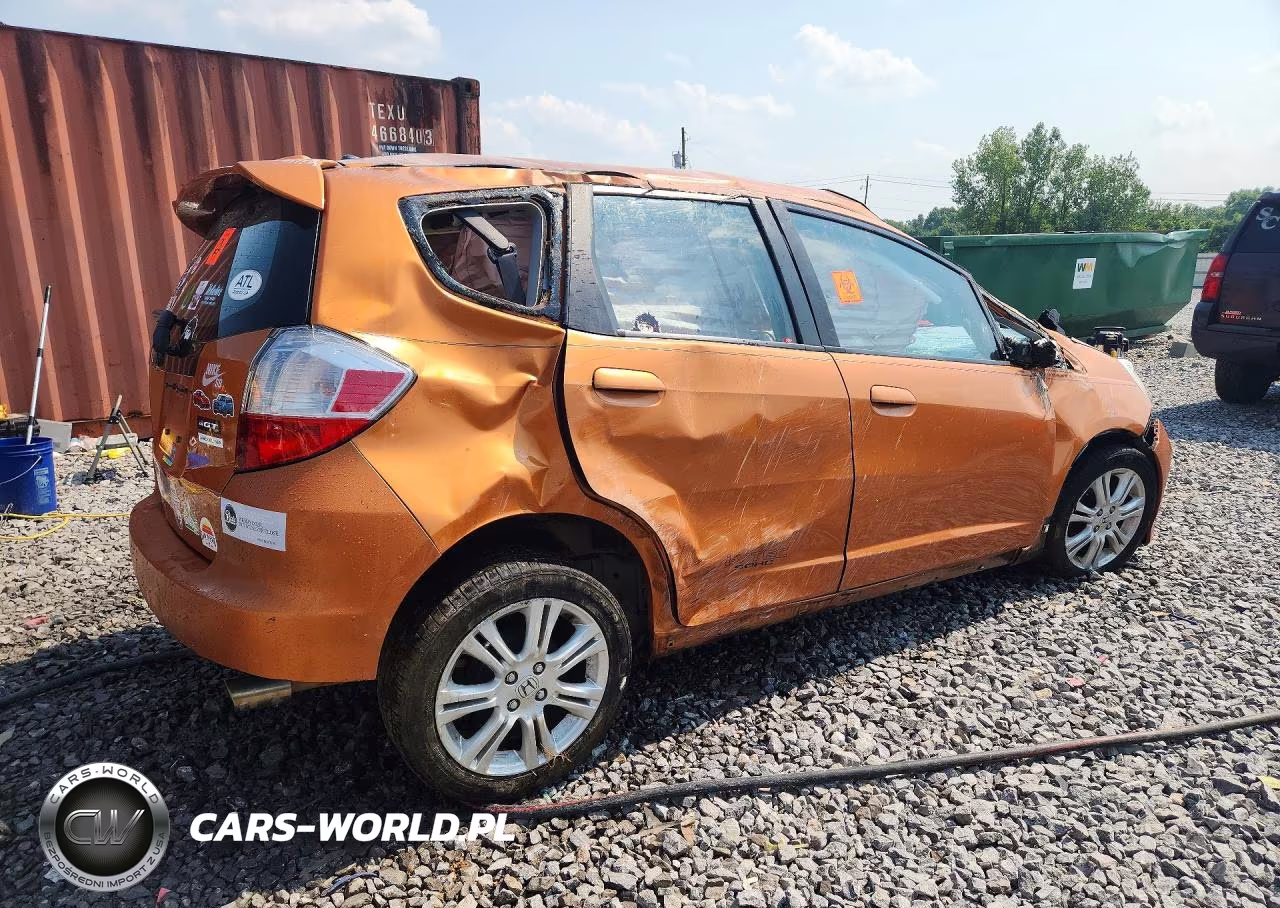 2009 Honda Fit Sport VIN:JHMGE884X9S033576 - 3