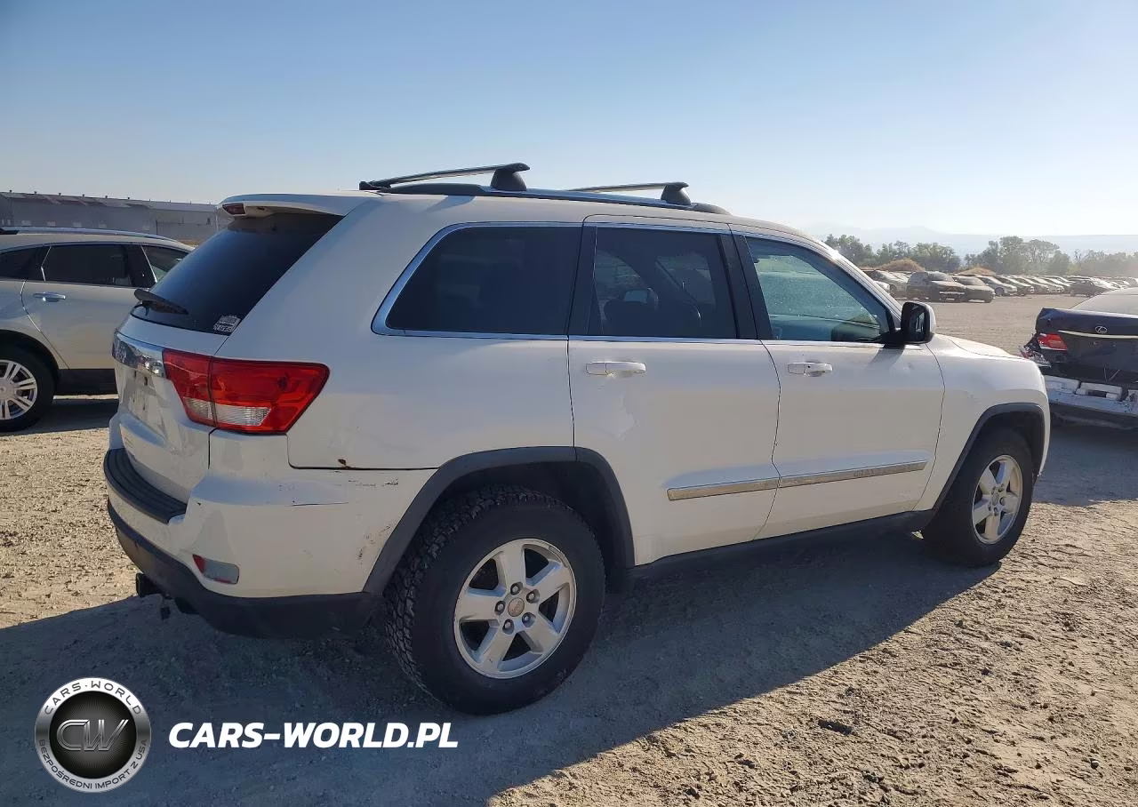 2011 Jeep Grand Cherokee Laredo VIN:1J4RR4GG2BC503032 - 3