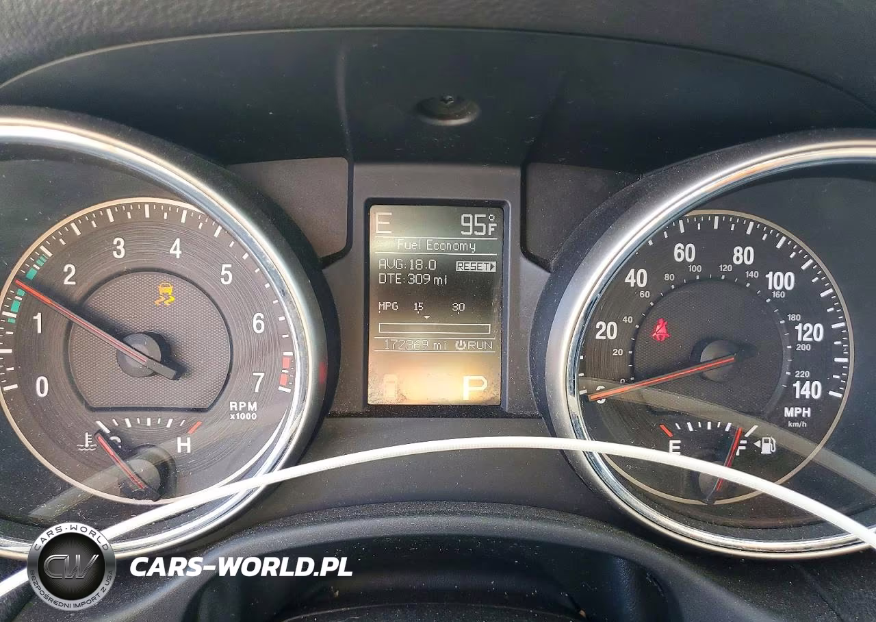 2011 Jeep Grand Cherokee Laredo VIN:1J4RR4GG2BC503032 - 9