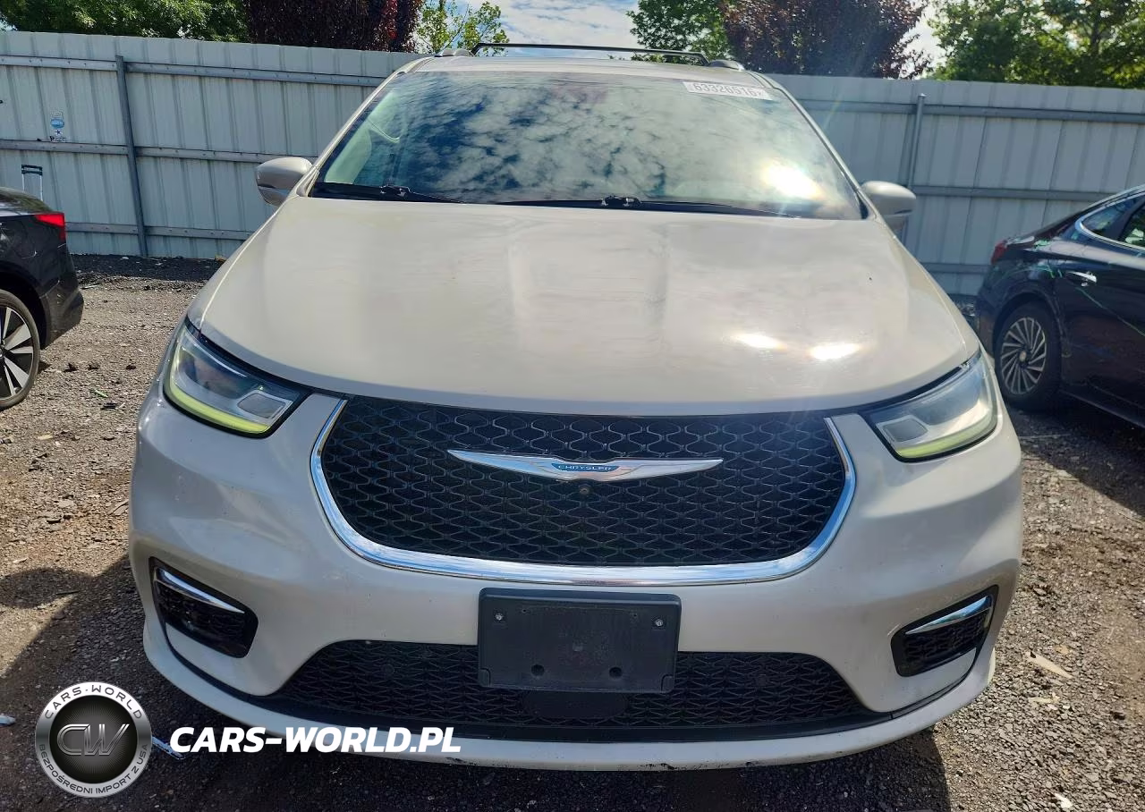 2021 Chrysler Pacifica Hybrid Touring L VIN:2C4RC1L74MR581060 - 5