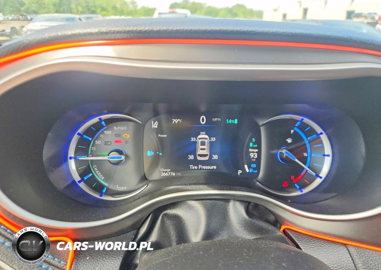 2021 Chrysler Pacifica Hybrid Touring L VIN:2C4RC1L74MR581060 - 9