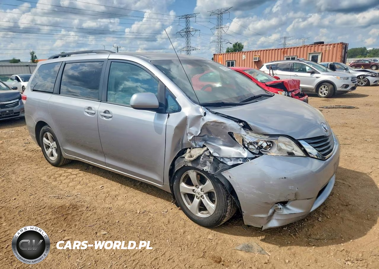 2011 Toyota Sienna Le VIN:5TDKK3DCXBS019129 - 4
