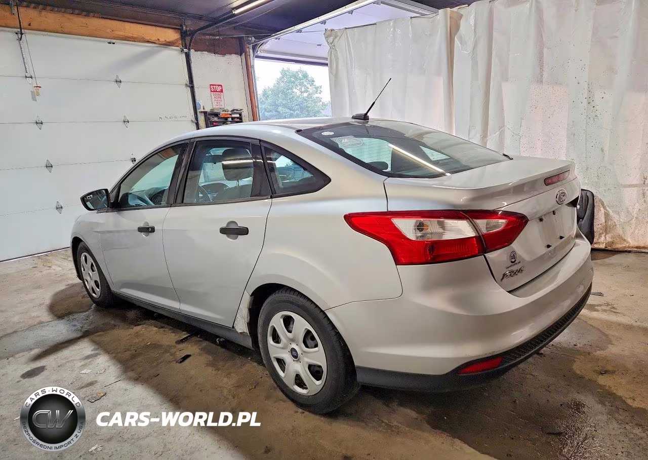 2013 Ford Focus S VIN:1FADP3E26DL350638 - 2