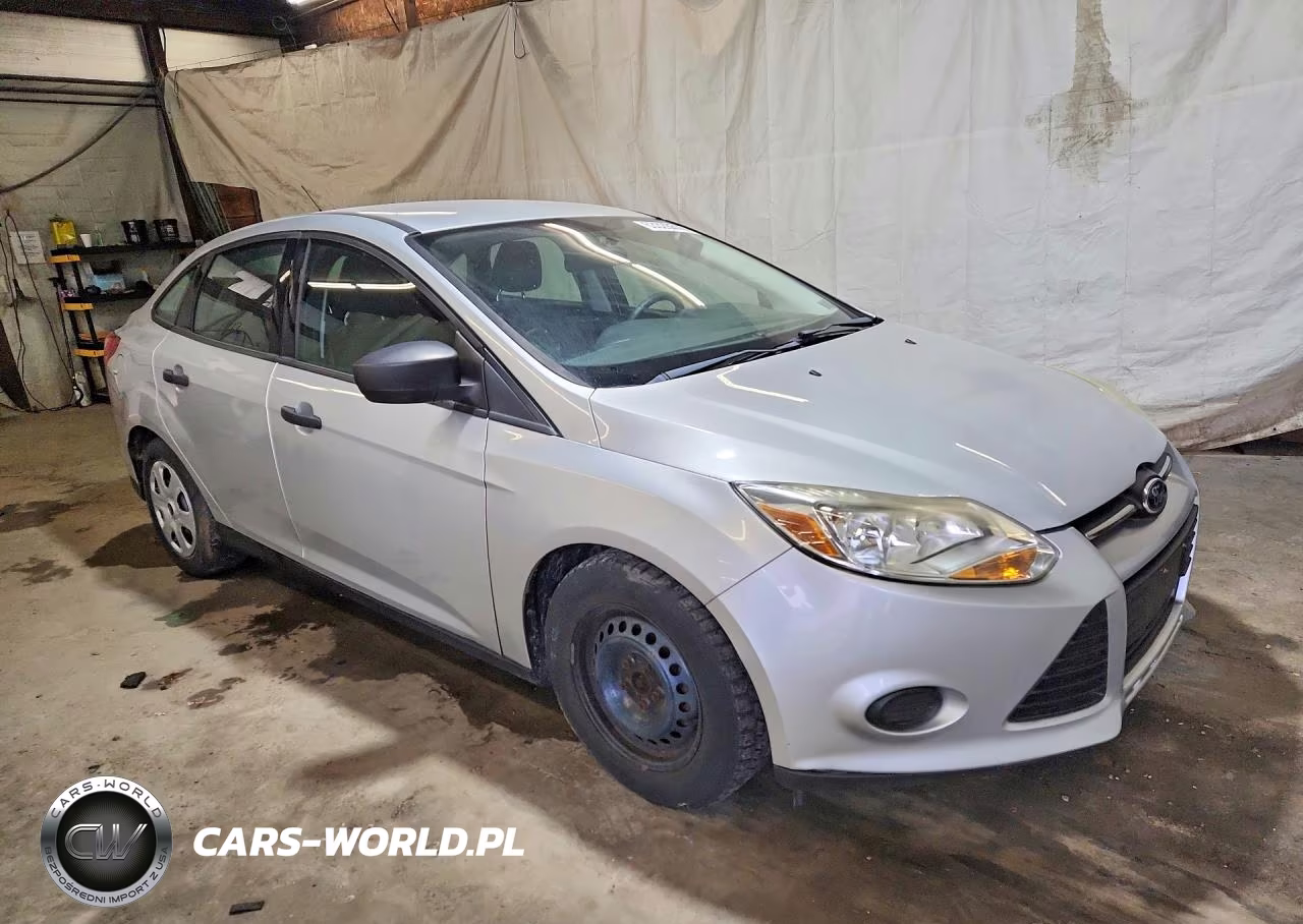 2013 Ford Focus S VIN:1FADP3E26DL350638 - 4