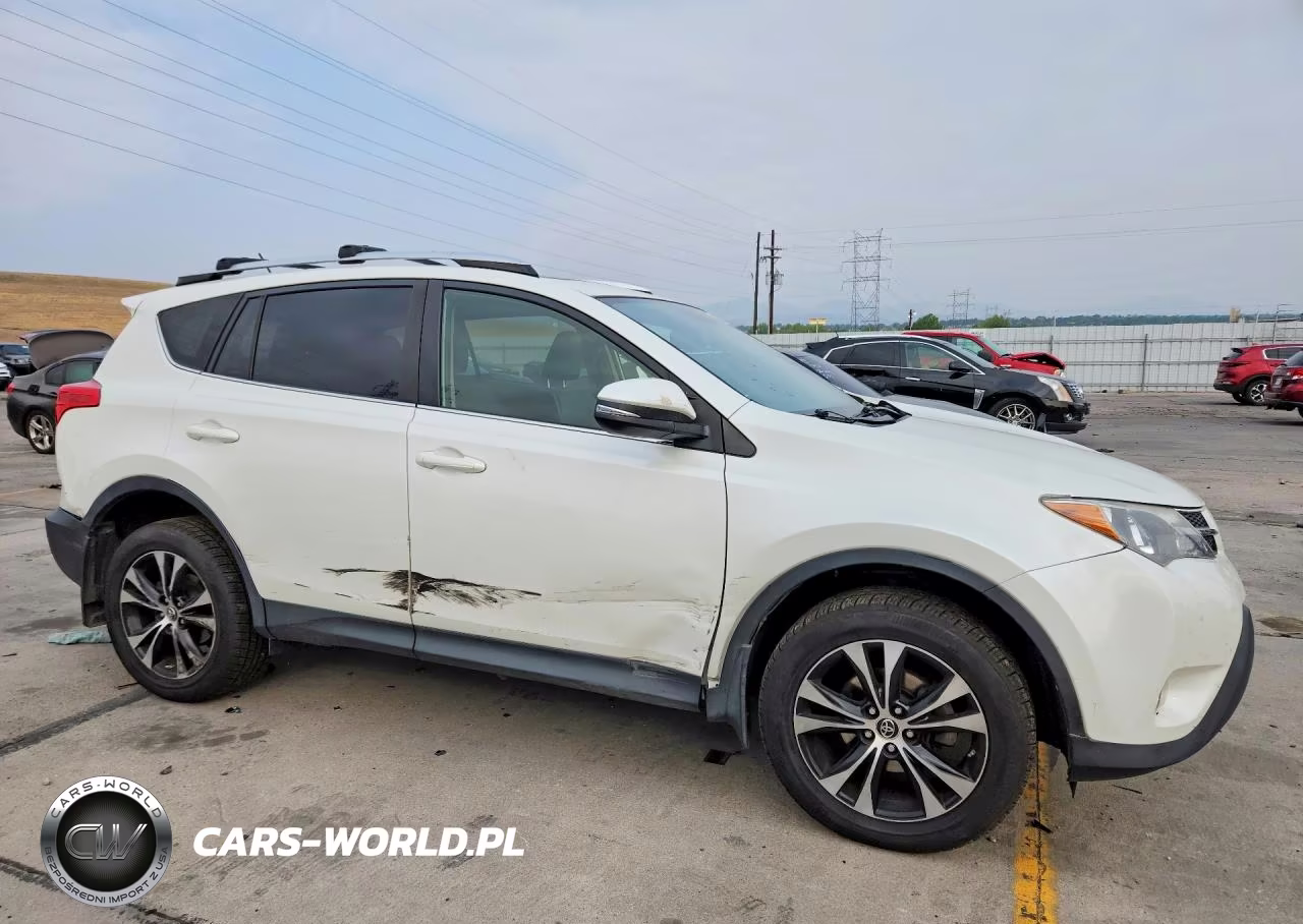 2015 Toyota Rav4 Limited VIN:JTMDFREV4FD127327 - 4