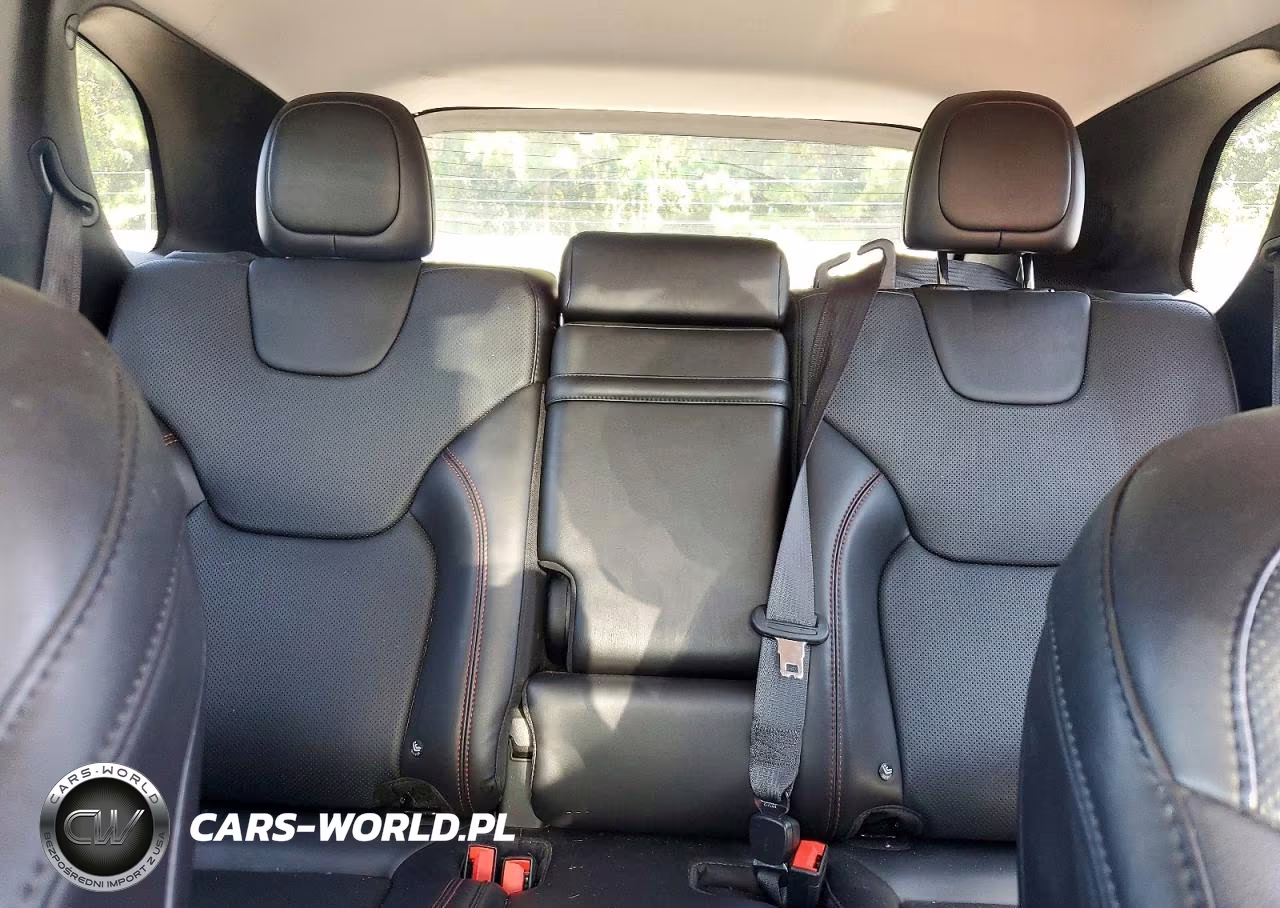 2019 Jeep Cherokee Trailhawk VIN:1C4PJMBX8KD139513 - 10
