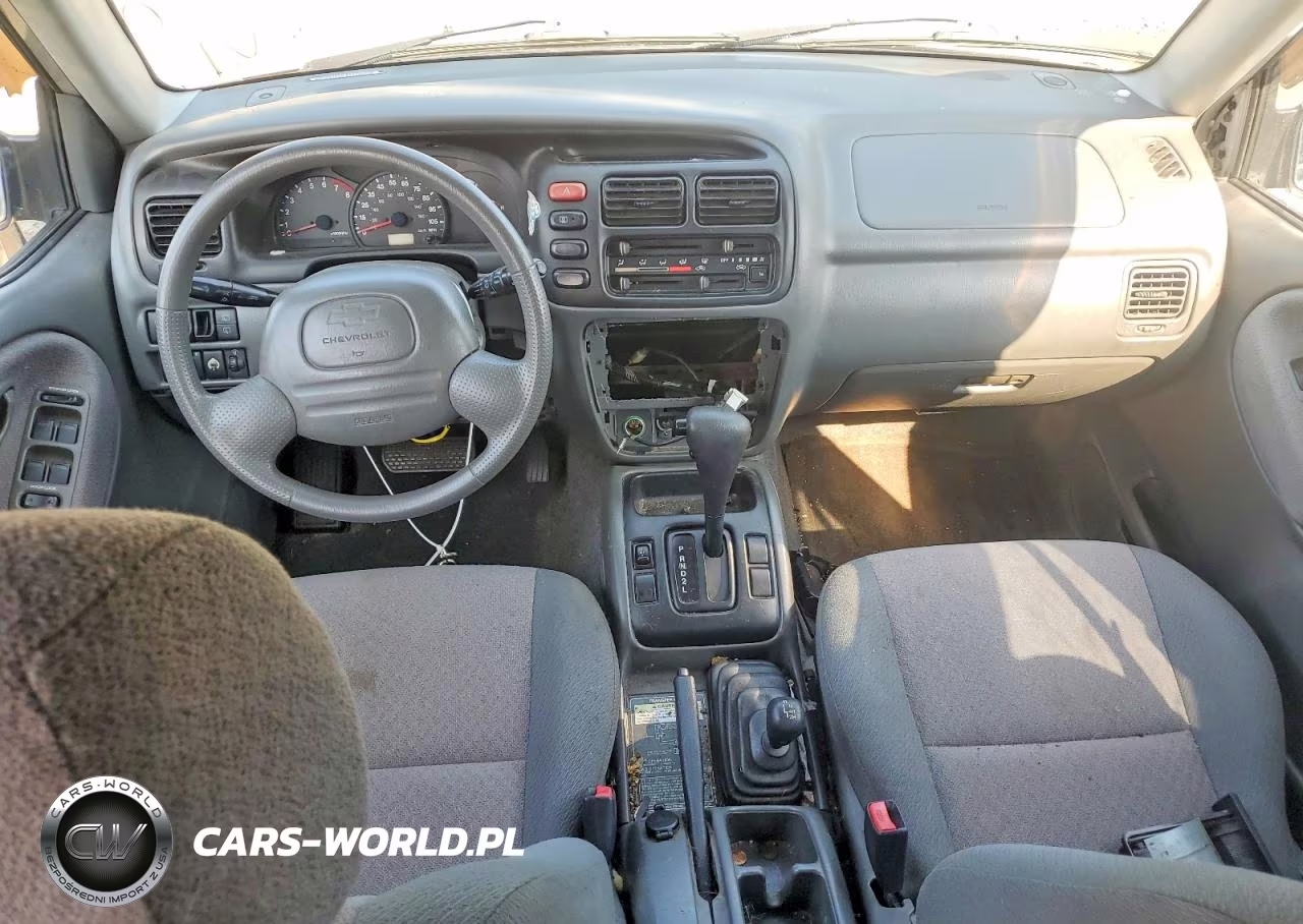2000 Chevrolet Tracker VIN:2CNBJ13C4Y6942309 - 8