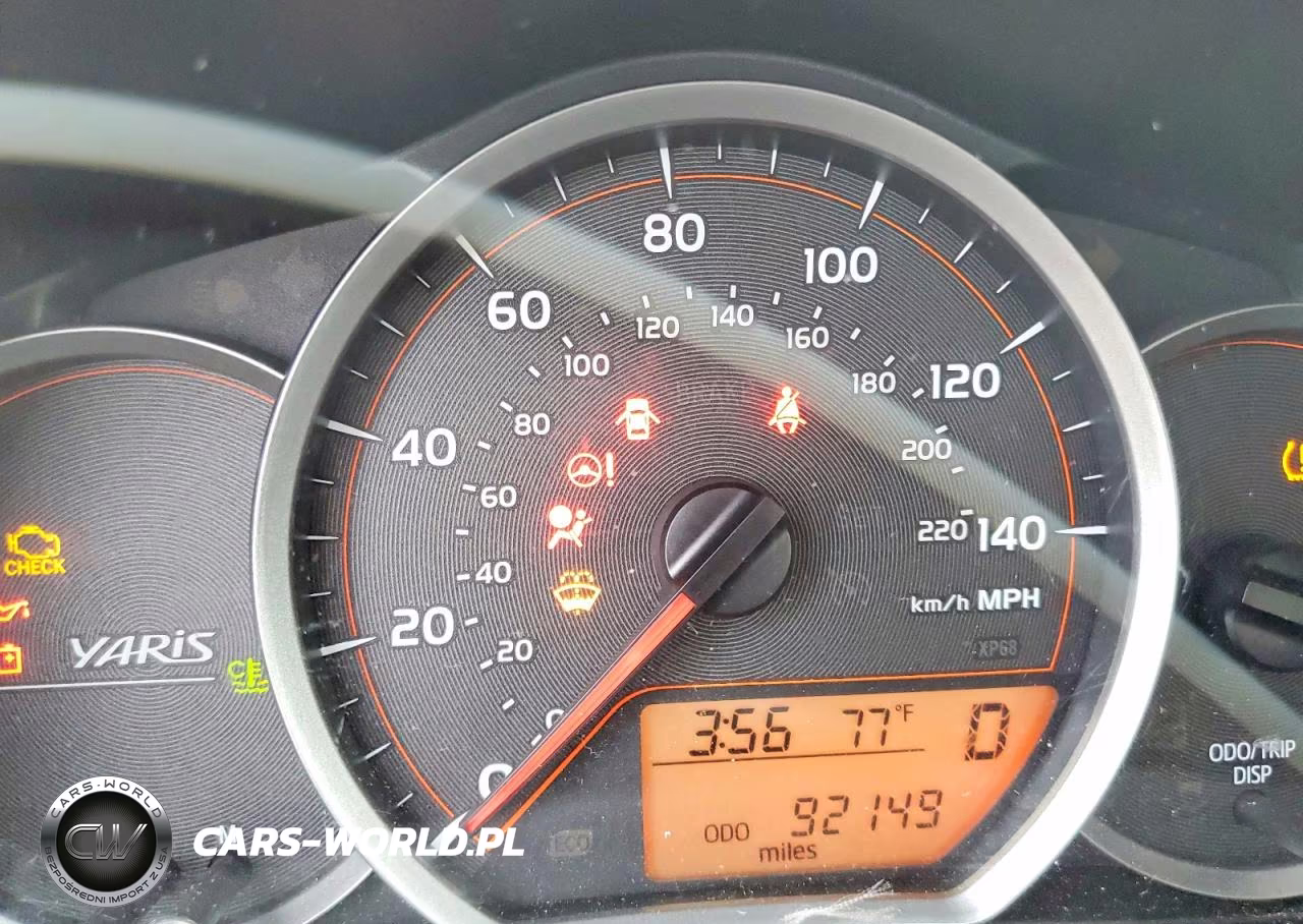 2014 Toyota Yaris 5-Door Le VIN:JTDKTUD37ED583095 - 9