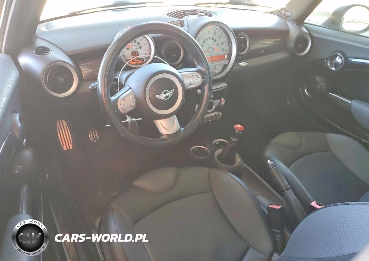 2010 Mini Cooper Clubman Jcw VIN:WMWMM9C50ATL04315 - 8
