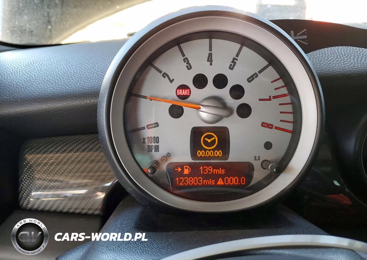 2010 Mini Cooper Clubman Jcw VIN:WMWMM9C50ATL04315 - 9