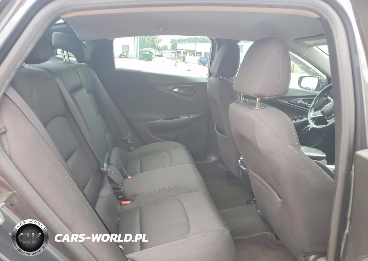 2017 Chevrolet Malibu Lt VIN:1G1ZE5STXHF262056 - 10