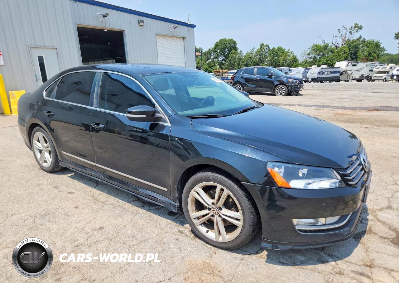 2013 Volkswagen Passat Sel VIN:1VWCN7A35DC066187 - 4