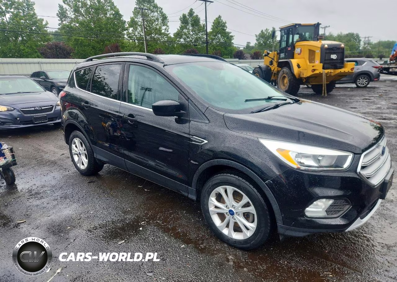 2018 Ford Escape Se VIN:1FMCU9GDXJUB17136 - 4