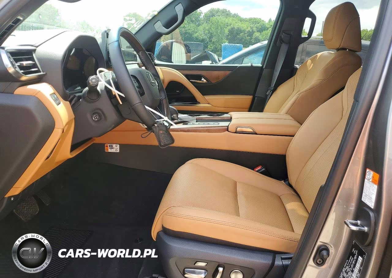 2026 Lexus Lx 700H Luxury VIN:JTJGD7CX4T4011453 - 7
