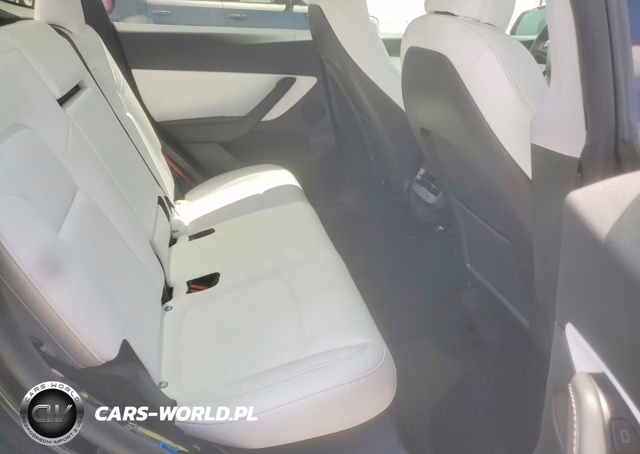 2021 Tesla Model Y VIN:5YJYGDEE1MF197746 - 10