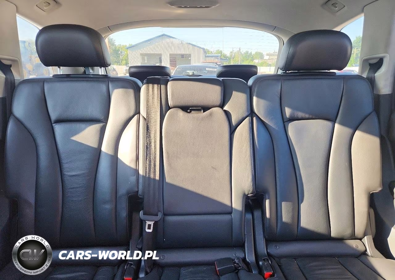 2017 Audi Q7 Premium Plus VIN:WA1LAAF78HD033458 - 10