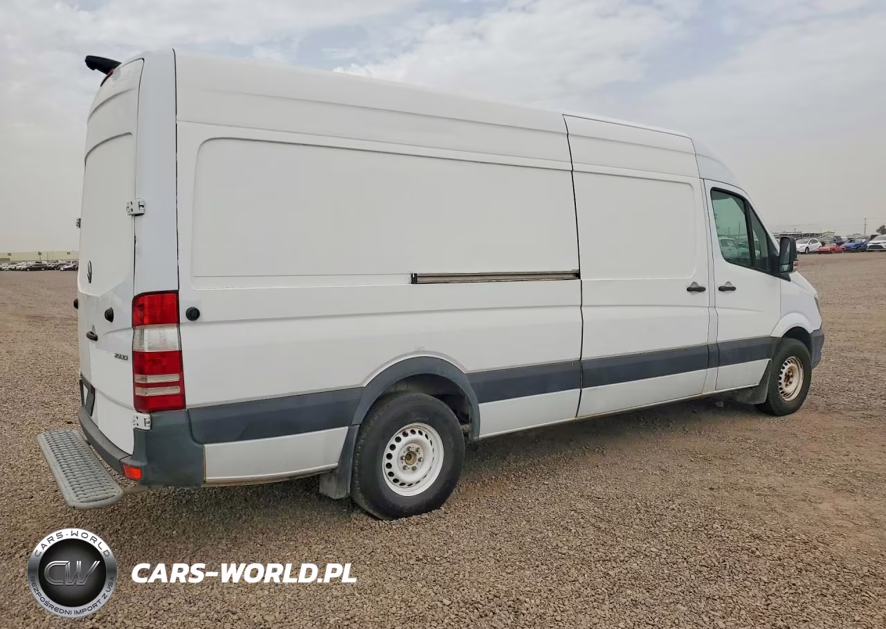 2018 Mercedes-Benz Sprinter 2500 Delivery Van VIN:WD3PE8CD2JP593540 - 3